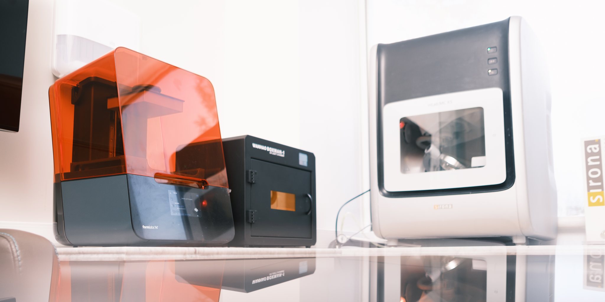 3D-принтер и фрезер в цифровой лаборатории клиники